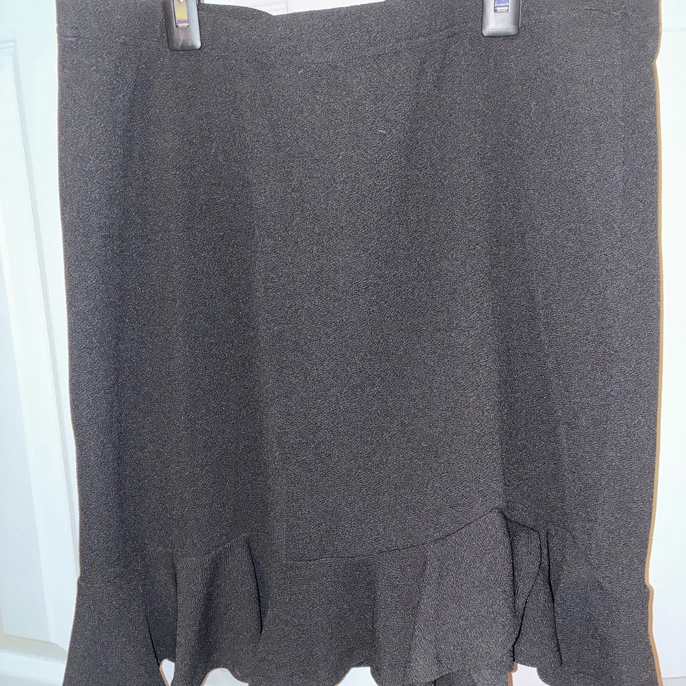 SHEIN Black Asymmetrical Ruffle Skirt